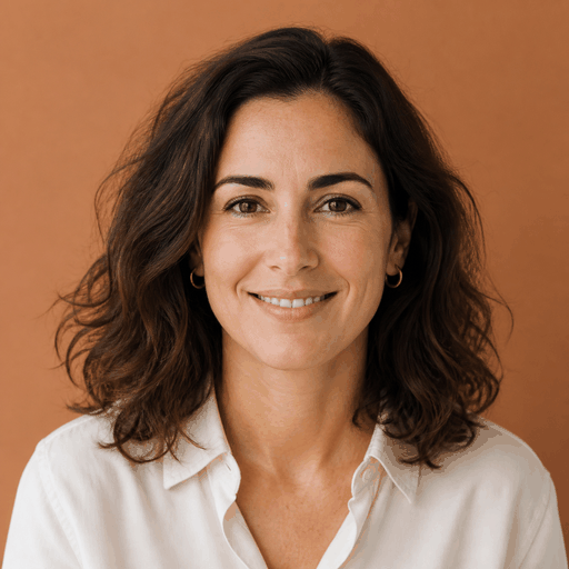 Lucía Navarro, autora de la reseña